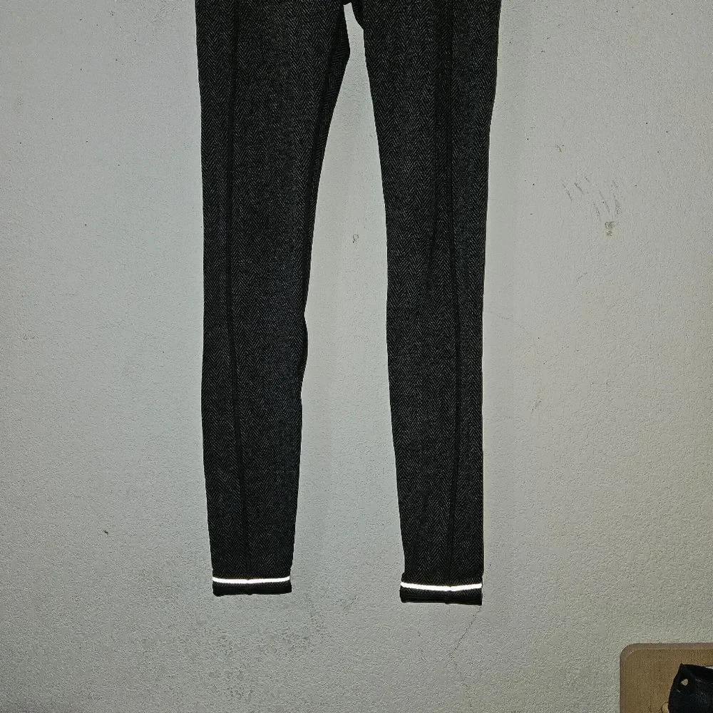 Lululemon Athletica Speed Tight II herringbone pattern, tagless - Picture 8 of 11
